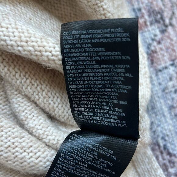 H&M Turtleneck Sweater Chunky Knit Oversized Beige Oatmeal Cream Size Medium - Picture 8 of 10